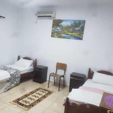 Hostel Split Rock Tirana Kültér fotó