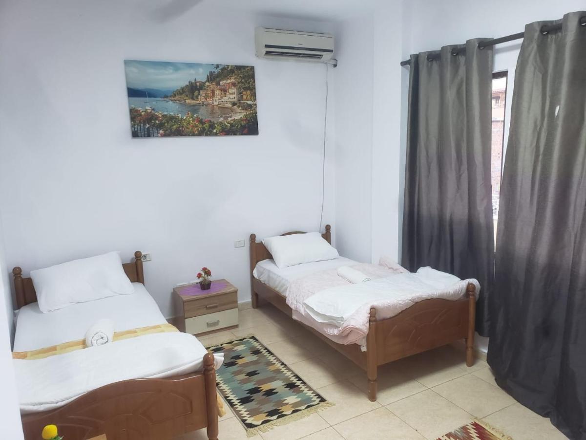 Hostel Split Rock Tirana Kültér fotó