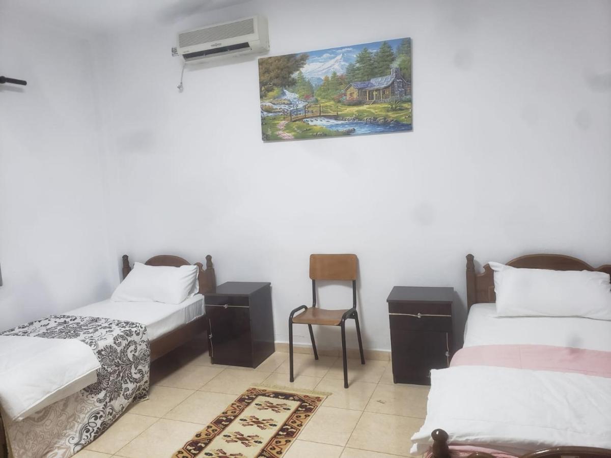 Hostel Split Rock Tirana Kültér fotó