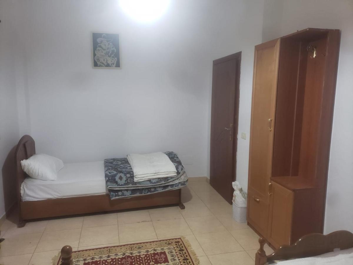 Hostel Split Rock Tirana Kültér fotó