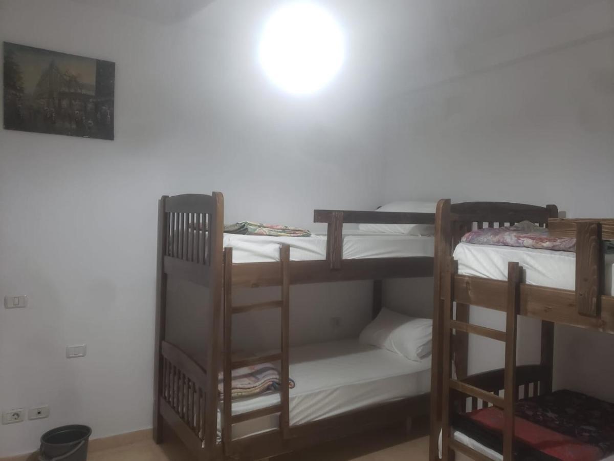 Hostel Split Rock Tirana Kültér fotó