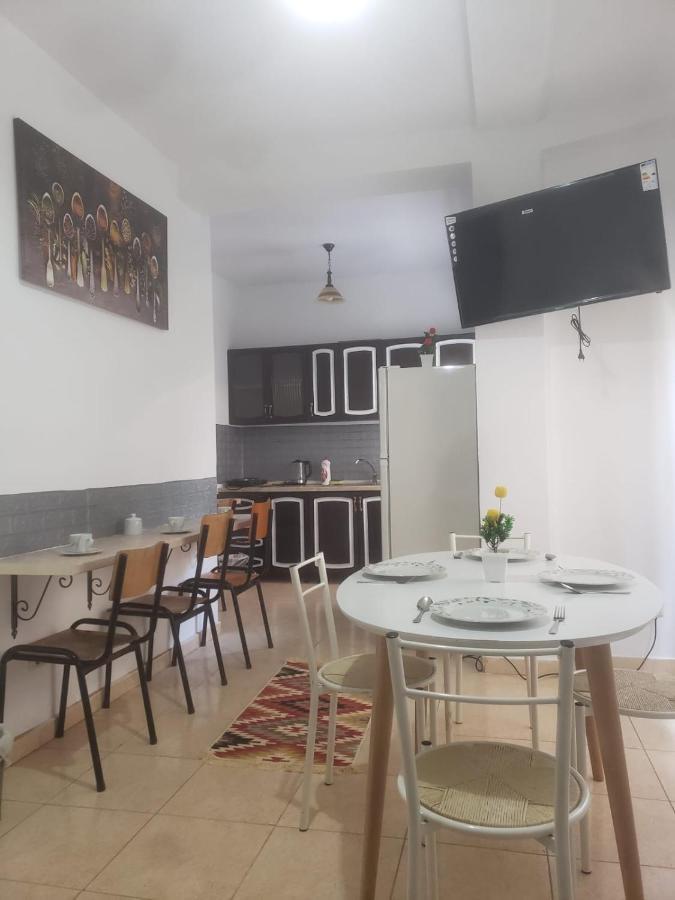 Hostel Split Rock Tirana Kültér fotó