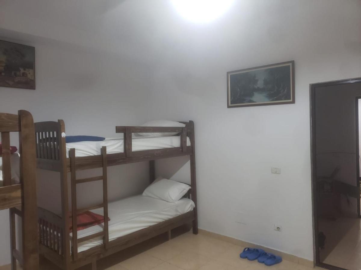 Hostel Split Rock Tirana Kültér fotó