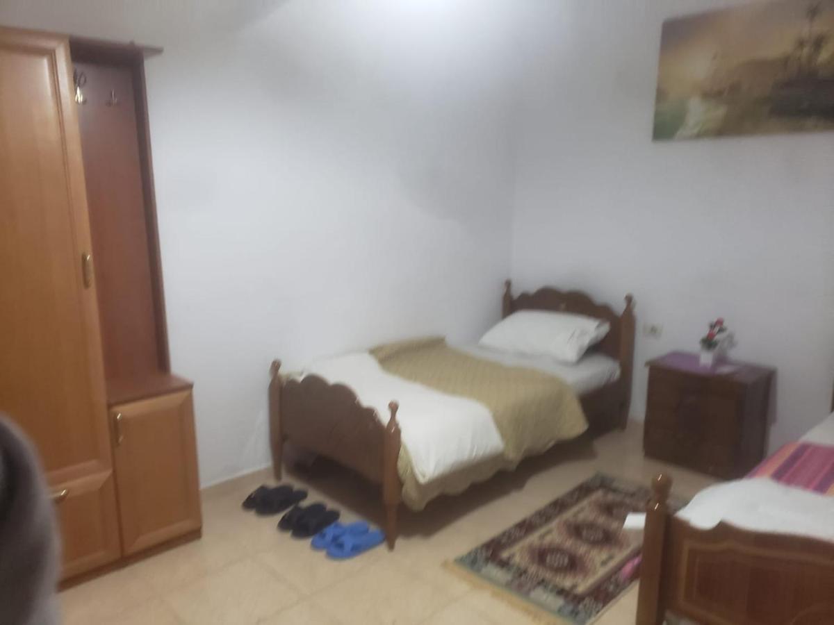 Hostel Split Rock Tirana Kültér fotó