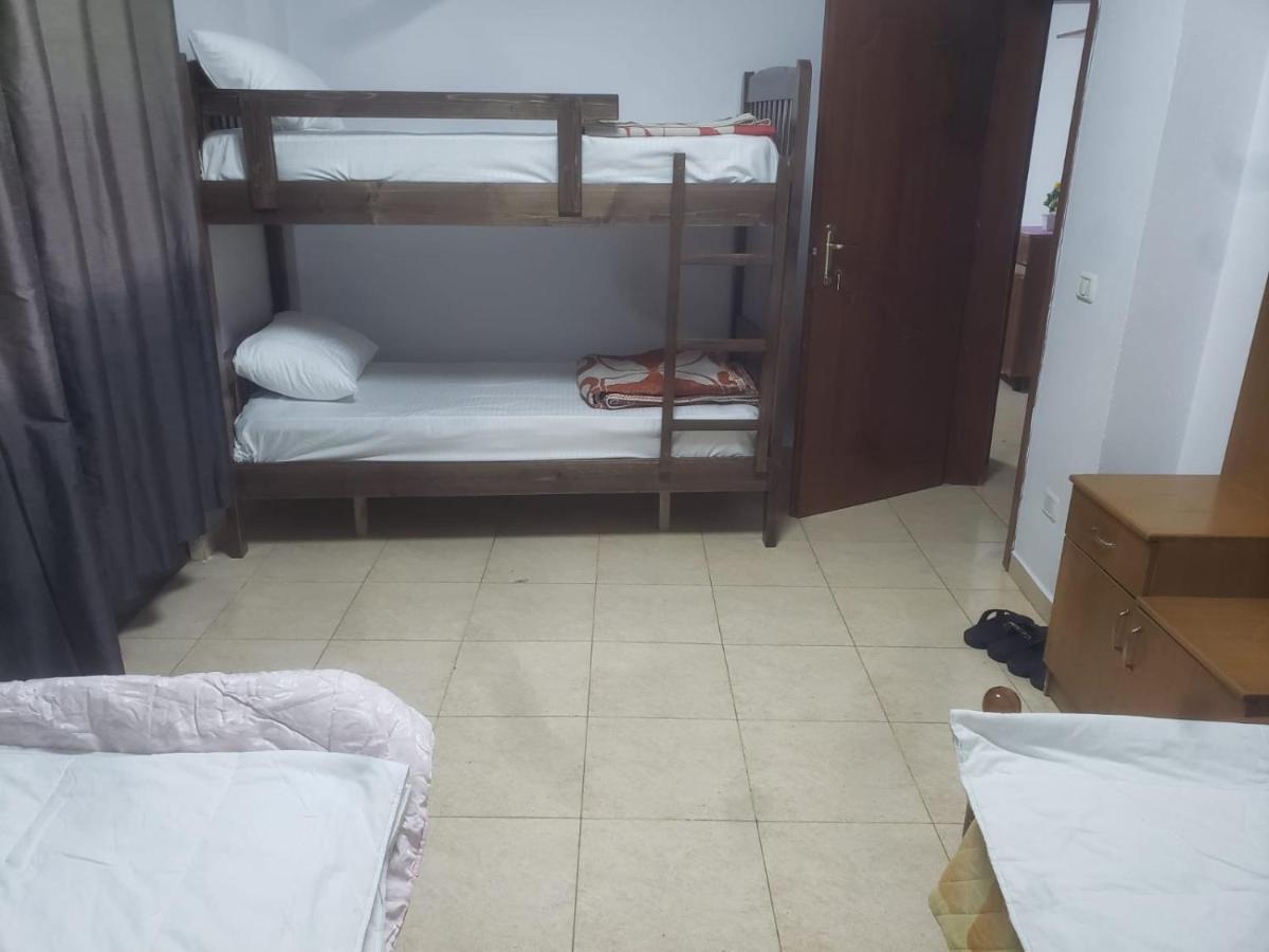 Hostel Split Rock Tirana Kültér fotó