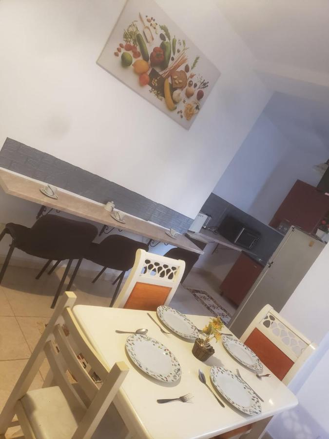 Hostel Split Rock Tirana Kültér fotó