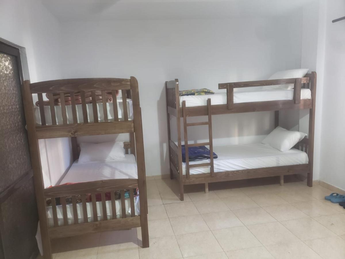 Hostel Split Rock Tirana Kültér fotó