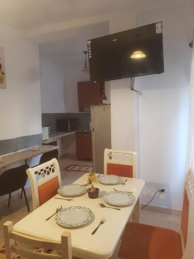 Hostel Split Rock Tirana Kültér fotó