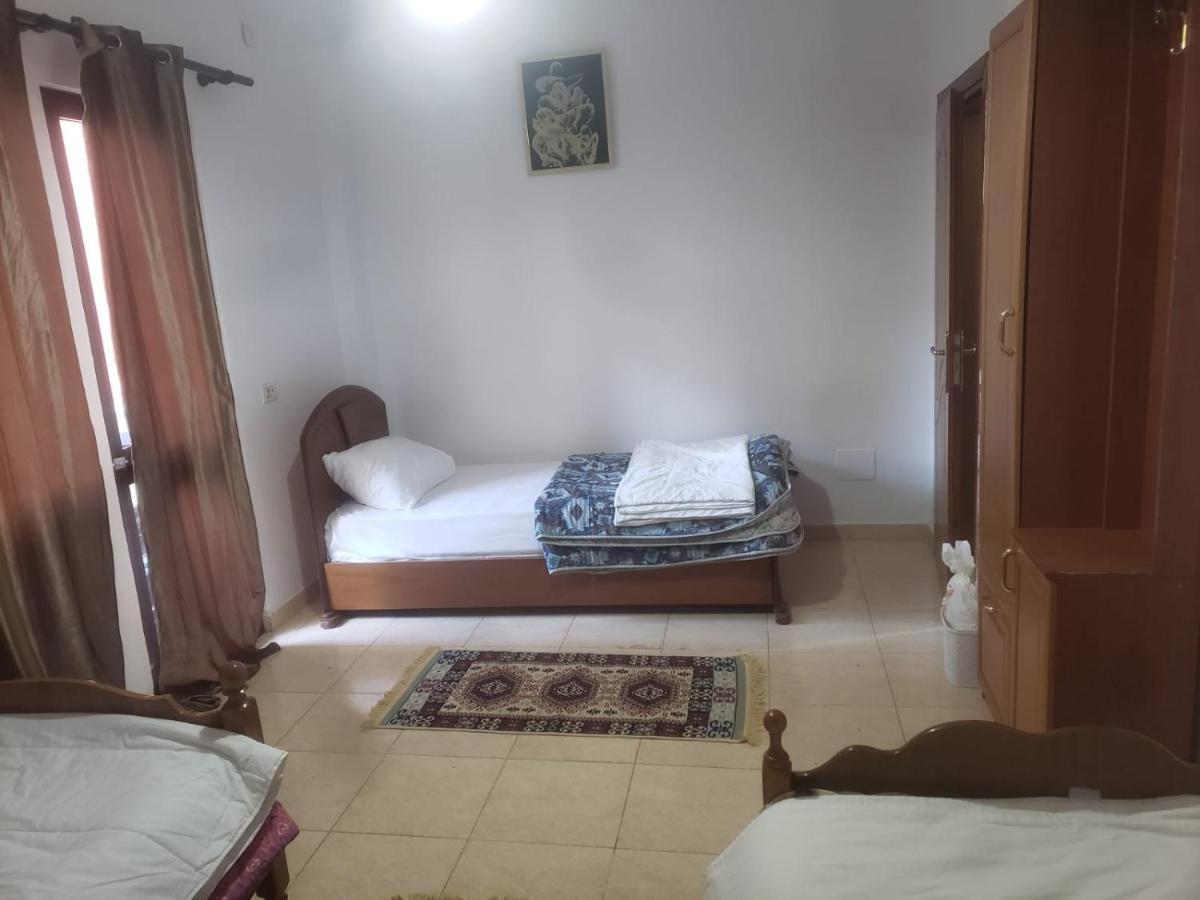 Hostel Split Rock Tirana Kültér fotó