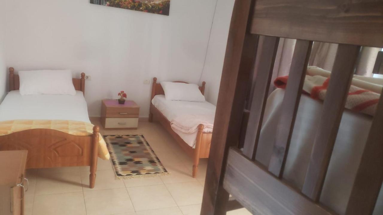 Hostel Split Rock Tirana Kültér fotó